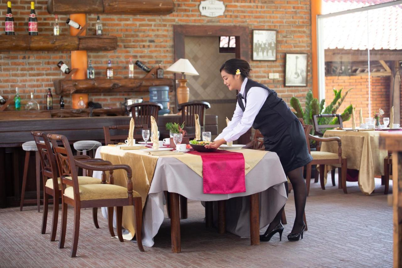 Royal Hotel And Villas Trawas Kültér fotó