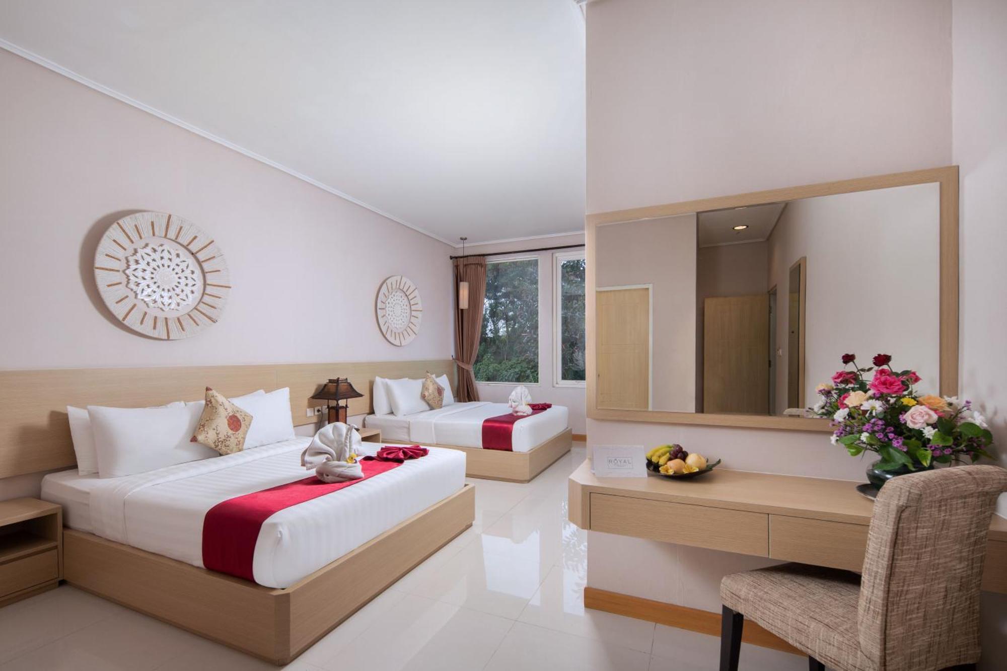 Royal Hotel And Villas Trawas Kültér fotó